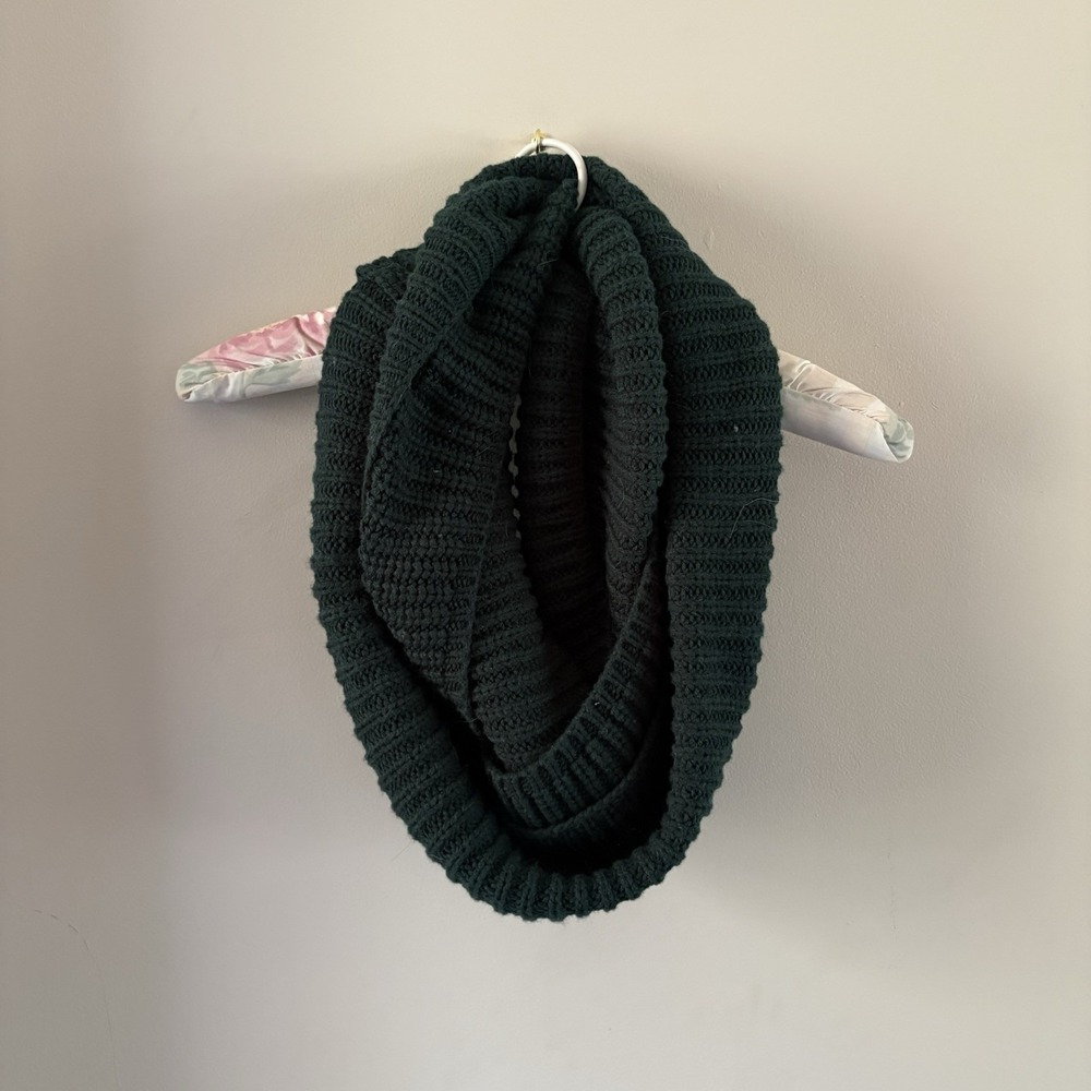 NEOSAN Womens Thick Ribbed Knit Winter Infinity Circle Loop Scarf Dark Green